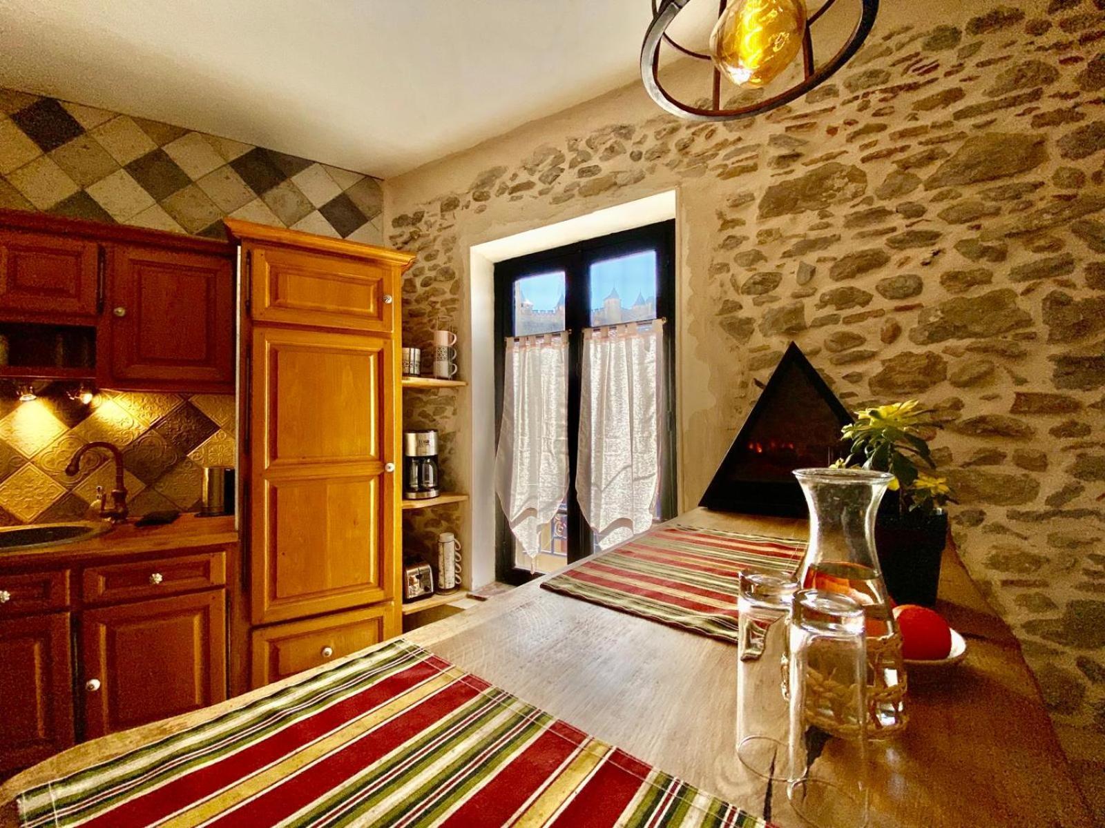 La Maison Des Templiers ~ Ostal Medieval ~ Logis Enchantes 卡尔卡松 外观 照片